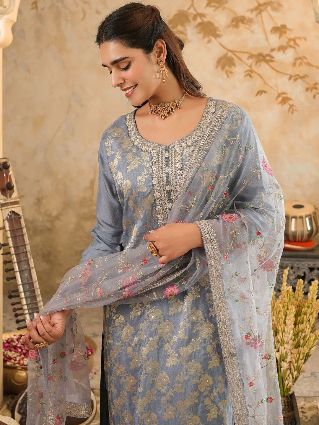 Women Woven Design Regular Kurta with Trousers & Dupatta