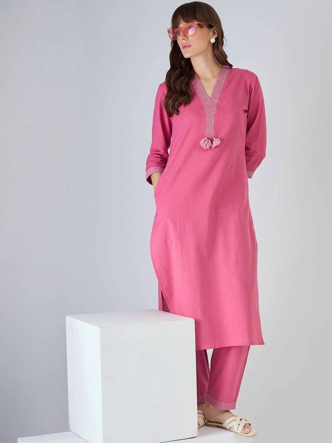 Women Dyed Regular Thread Work Kurta with Trousers