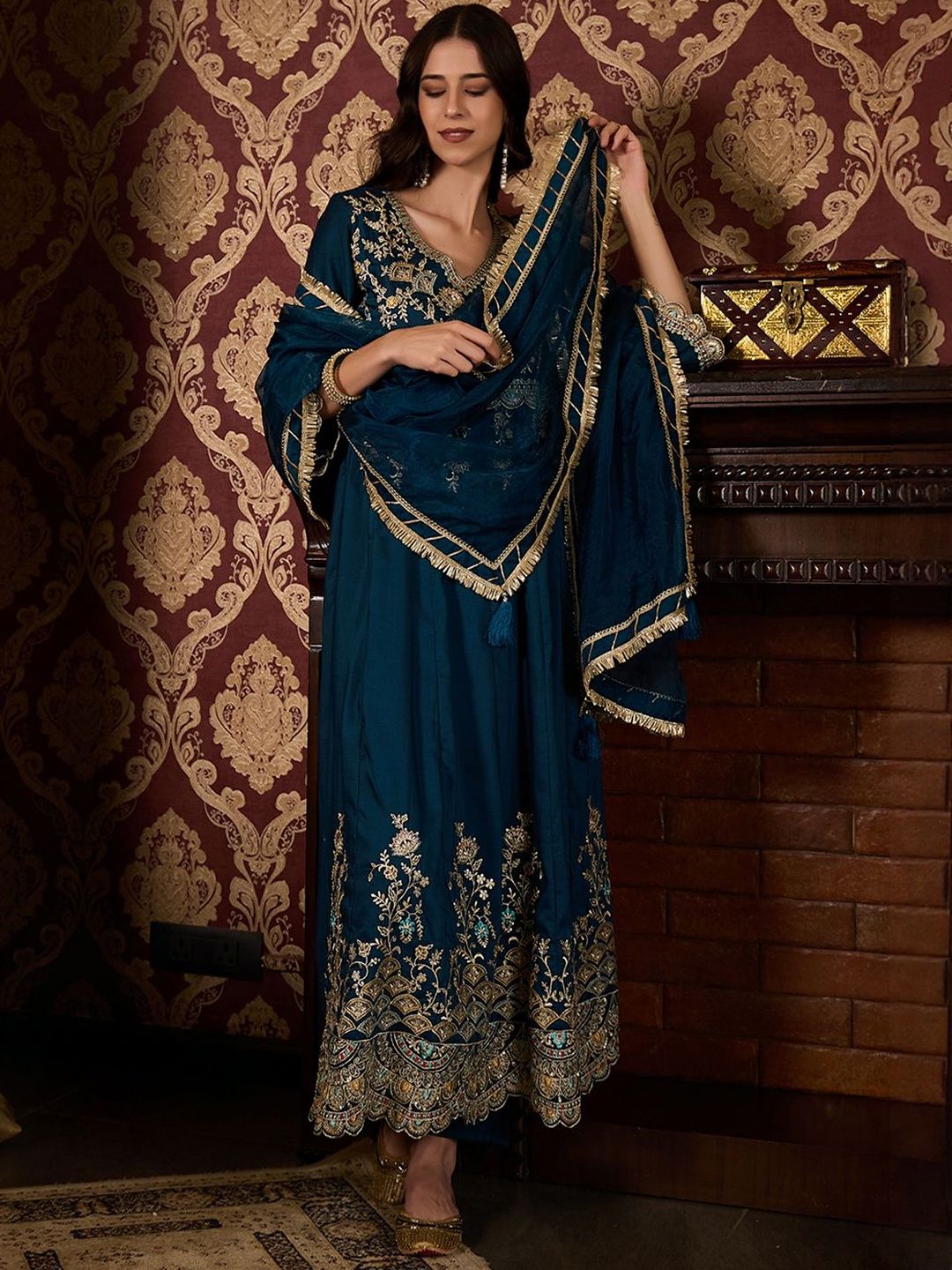 Dhiyona CH Floral Embroidered Pleated V-Neck Thread Work Kurta With Trousers & Dupatta