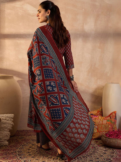 Women Floral Printed Cotton Kurta with Trousers & Dupatta