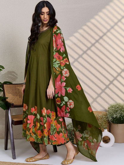 Women Floral Printed Regular Beads and Stones Pure Cotton Kurta with Trousers & With Dupatta