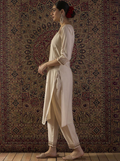 Ethnic Motifs Embroidered Thread Work Straight Kurta With Trouser