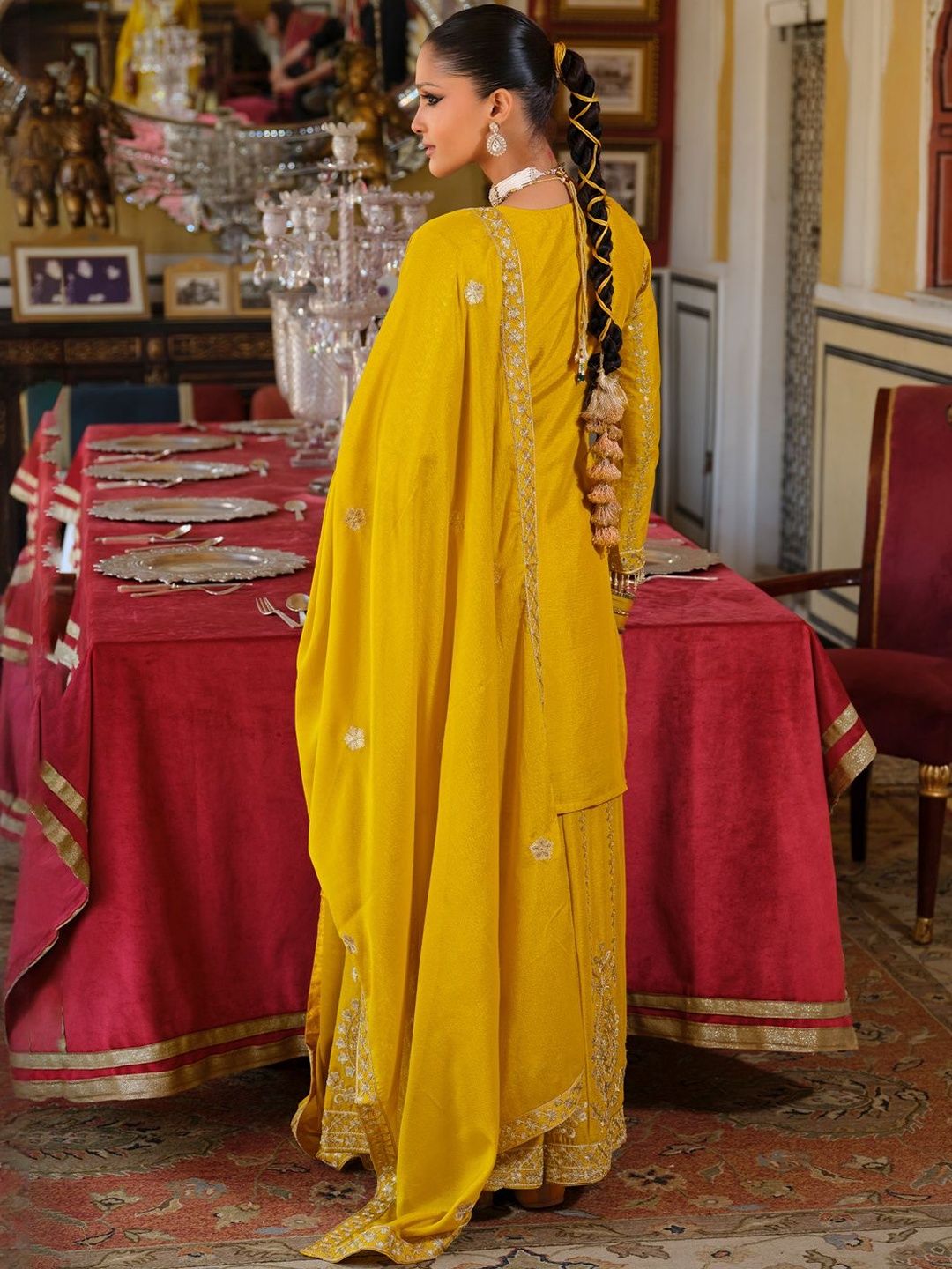 Ethnic Motifs Embroidered Round Neck Thread Work Kurta With Palazzos & Dupatta