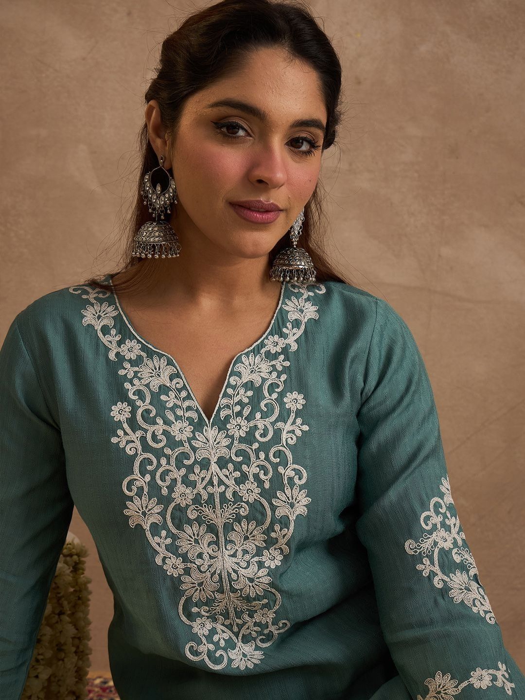 Women Ethnic Motifs Embroidered Regular Thread Work Kurta with Trousers