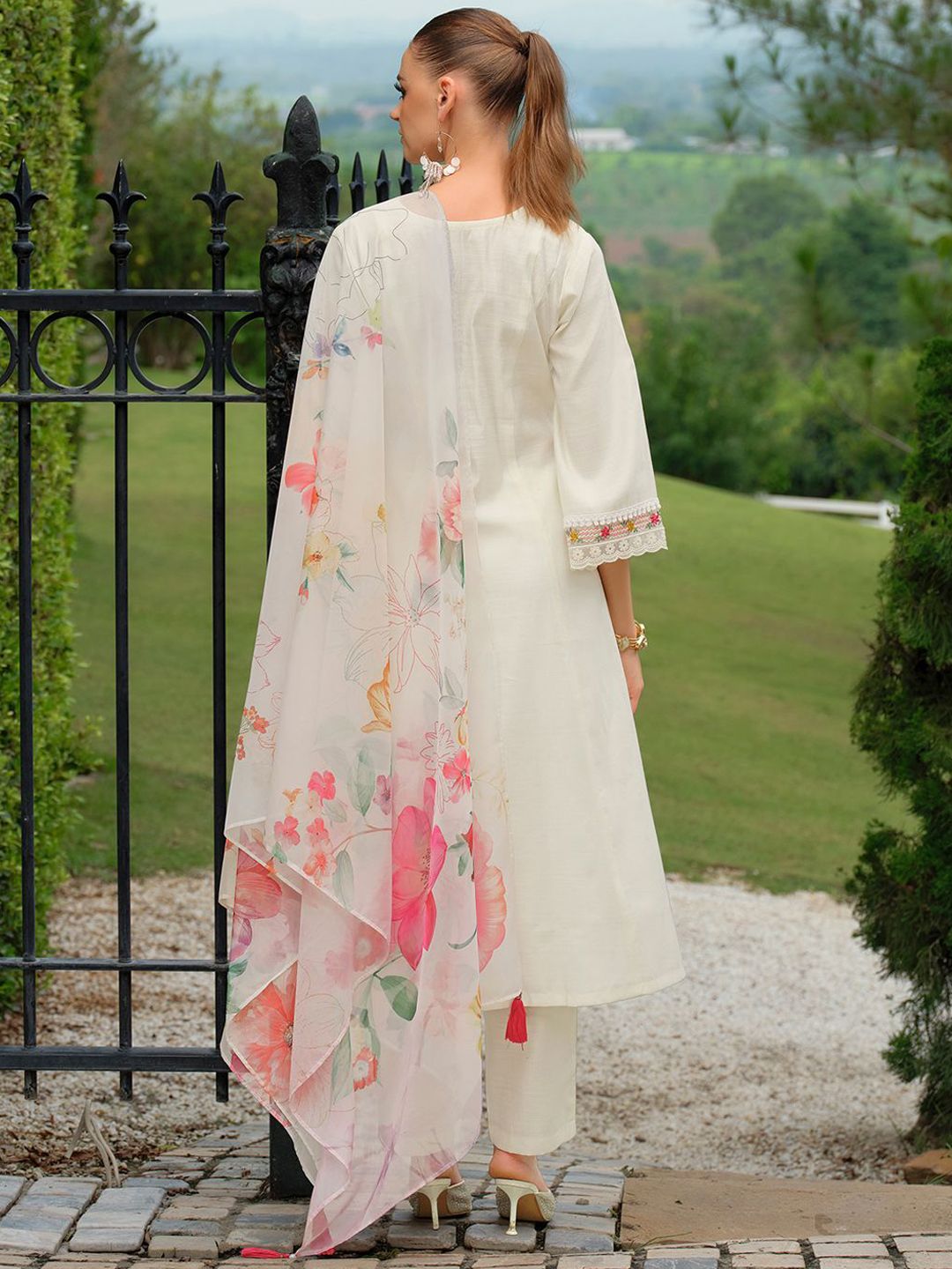 Floral Embroidered Thread Work V-Neck A-Line Kurta With Trousers & Dupatta