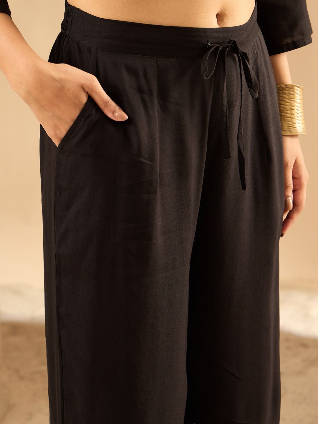 Dhiyona IE Women Embroidered Regular Kurta with Trousers
