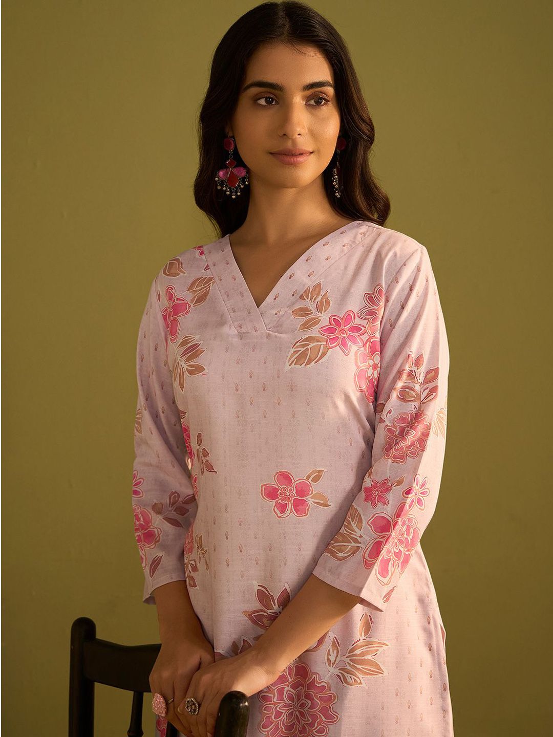 Dhiyona IE Women Floral Printed Regular Kurta with Trousers