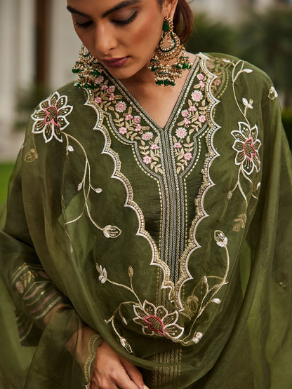Women Floral Embroidered Regular Kurta with Trousers & With Dupatta