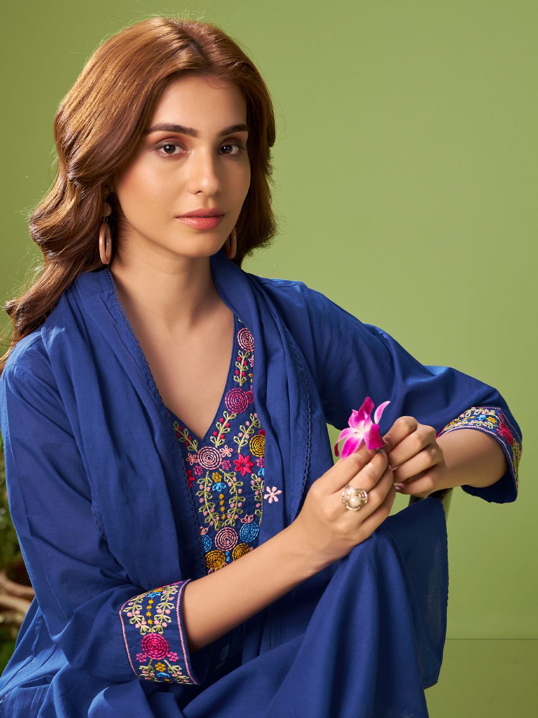 Dhiyona IE Women Floral Embroidered Cotton Kurta with Trousers & Dupatta