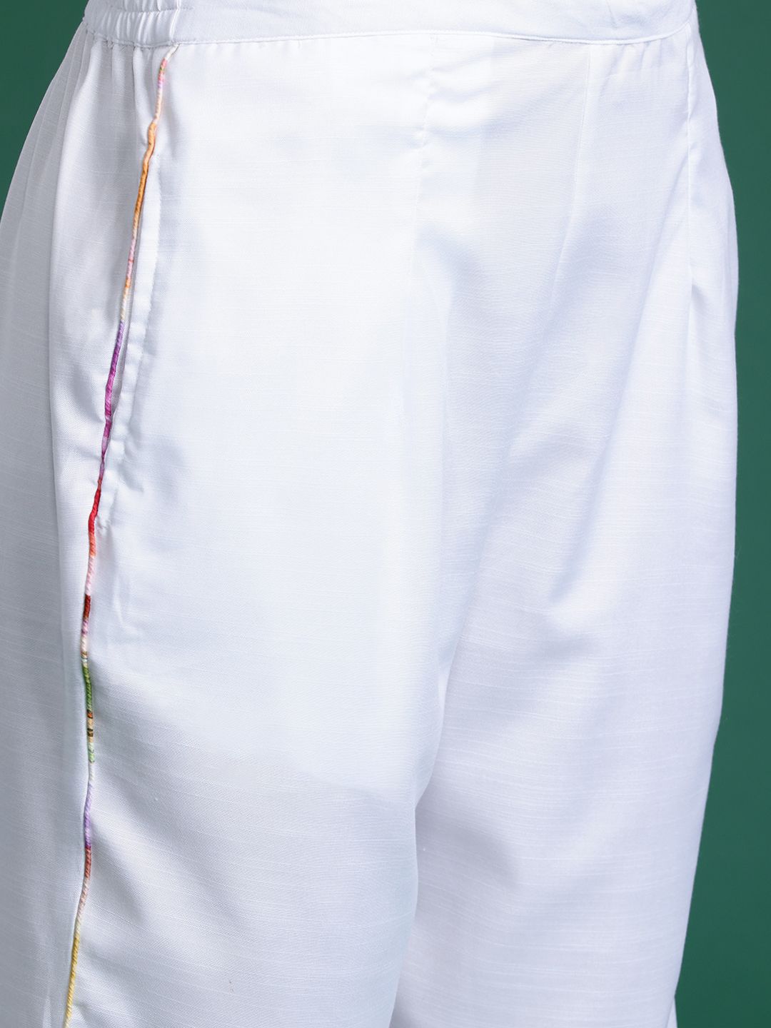 Dhiyona IE Women Floral Printed Regular Kurta with Trousers