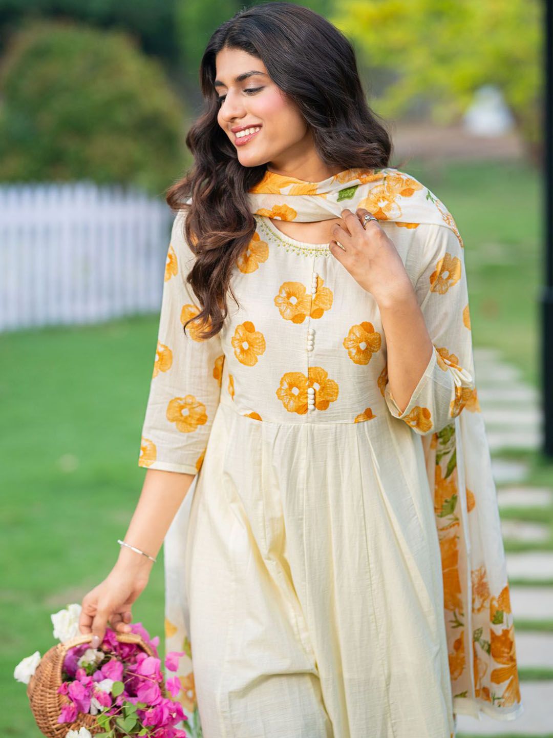Women Floral Printed Regular Pure Cotton Kurta with Trousers & Dupatta