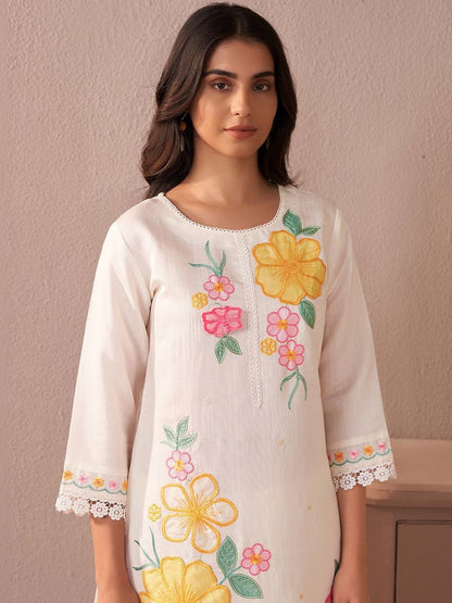 Women Floral Embroidered Regular Thread Work Kurta with Trousers & With Dupatta