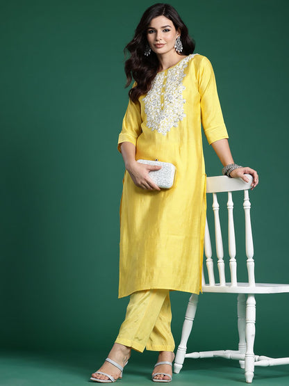 Dhiyona IE Ethnic Motifs Embroidered Thread Work Kurta with Trousers
