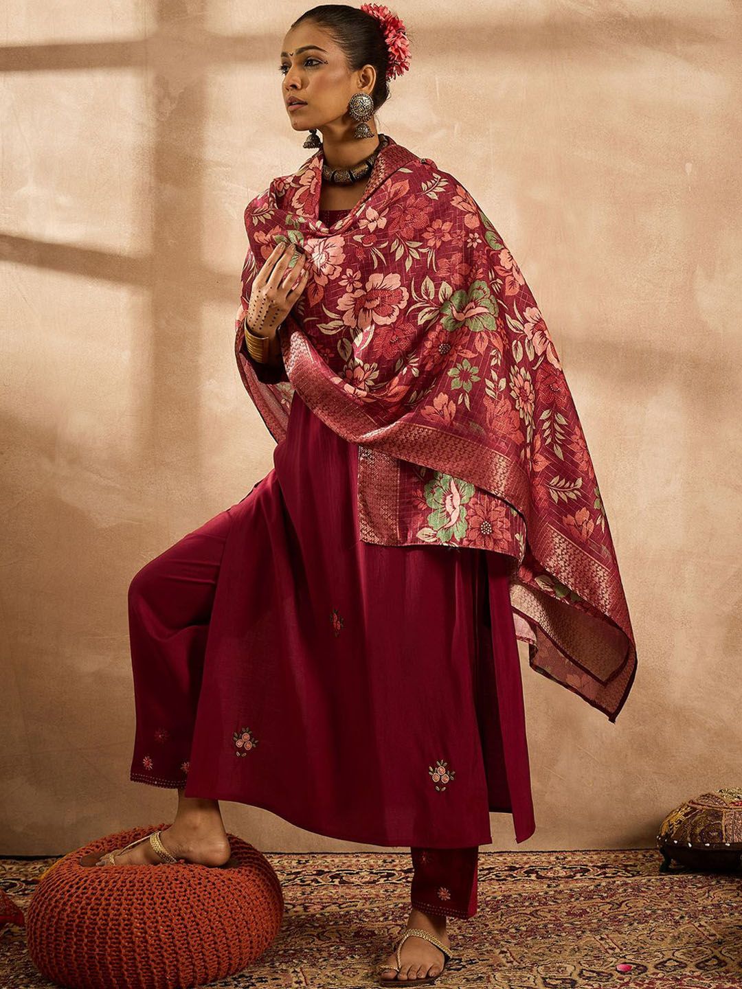Dhiyona IE Women Floral Embroidered Regular Thread Work Kurta with Trousers & With Dupatta