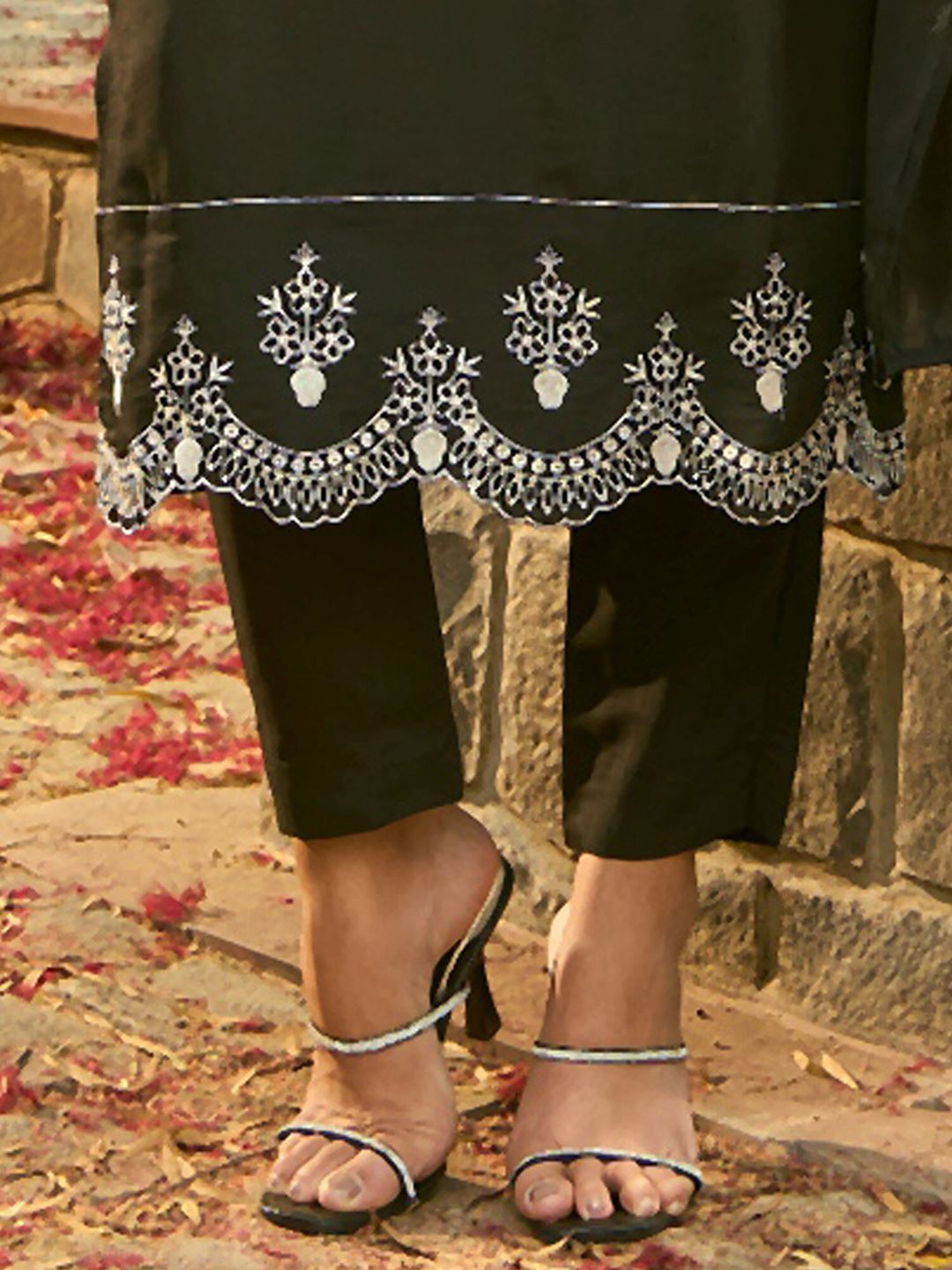 Ethnic Motifs Embroidered Regular Thread Work Kurta with Trousers & Dupatta