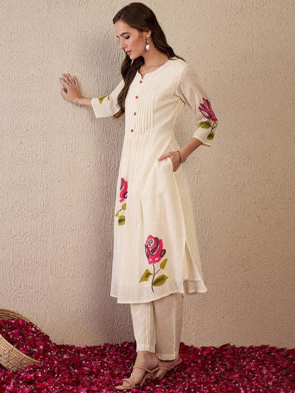 Dhiyona IE Women Floral Printed Regular Thread Work Pure Cotton Kurta with Trousers