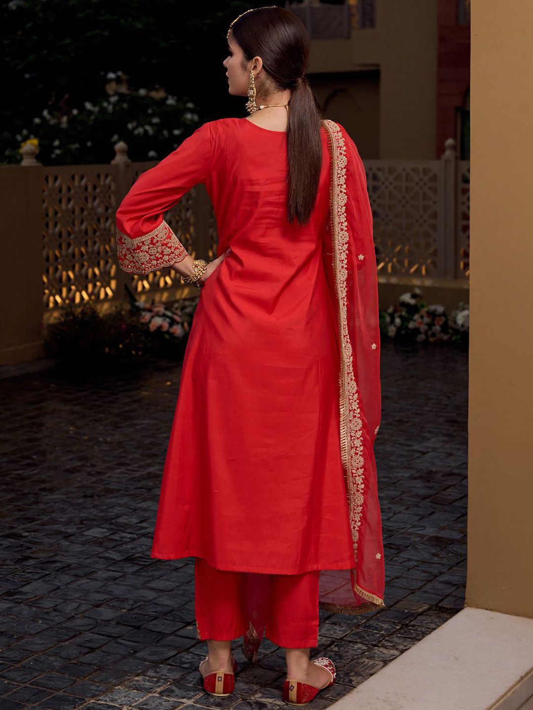Ethnic Motifs Embroidered Panelled Kurta With Trousers & Dupatta