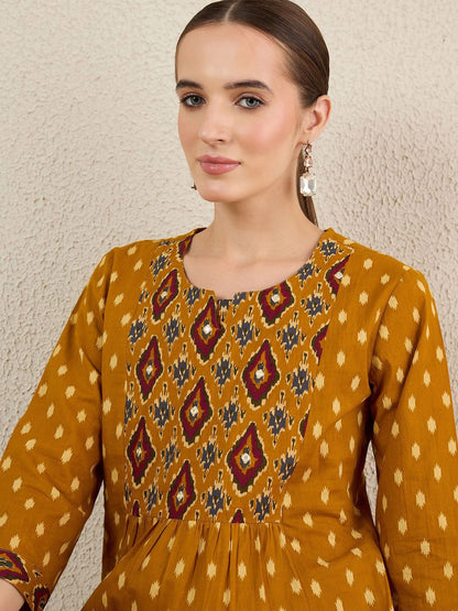 Dhiyona IE Women Geometric Printed Cotton Kurta with Trousers