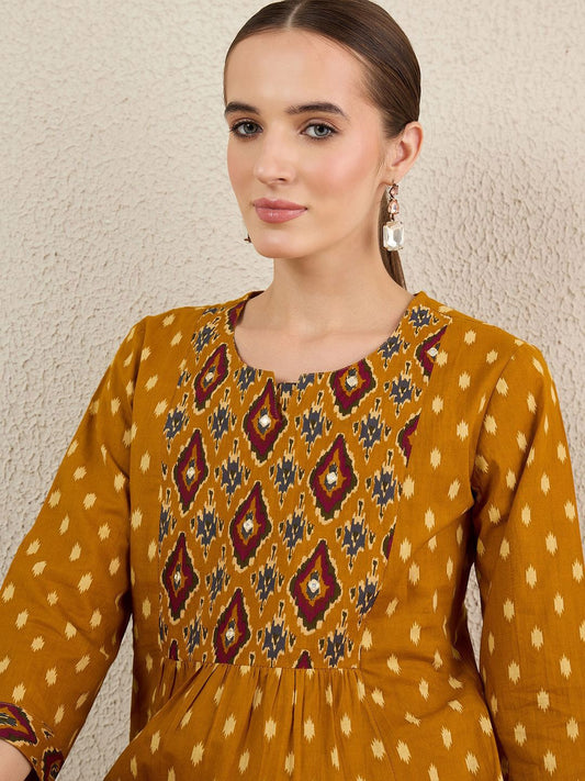 Dhiyona IE Women Geometric Printed Cotton Kurta with Trousers