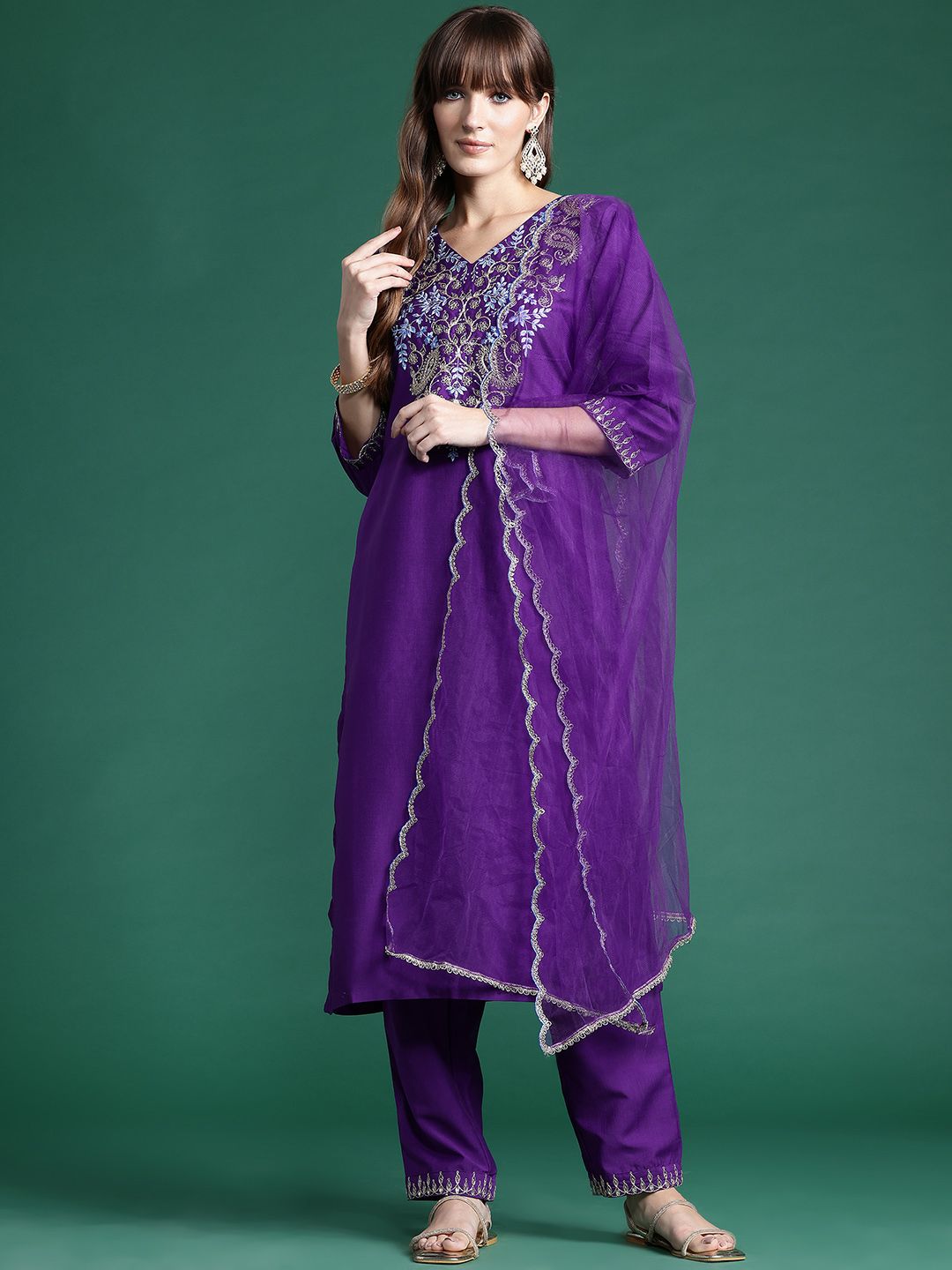 Dhiyona IE Floral Embroidered Regular Sequinned Kurta With Trousers & Dupatta