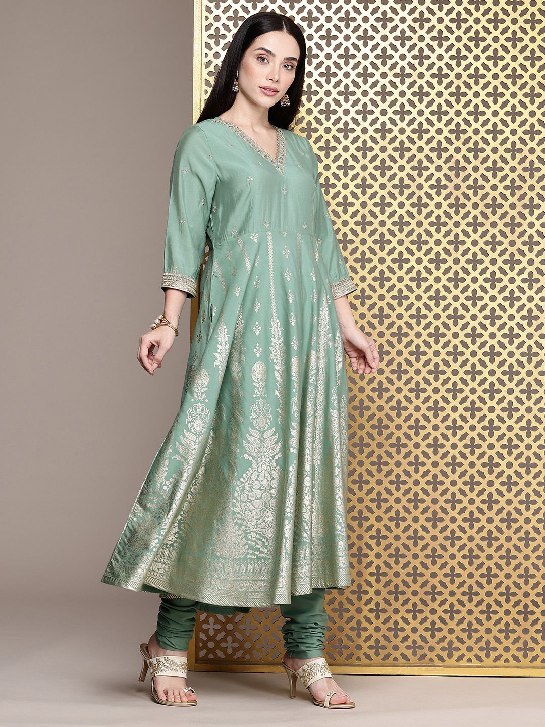 Dhiyona PD Women Floral Printed Jashn Kurta with Churidar & With Dupatta