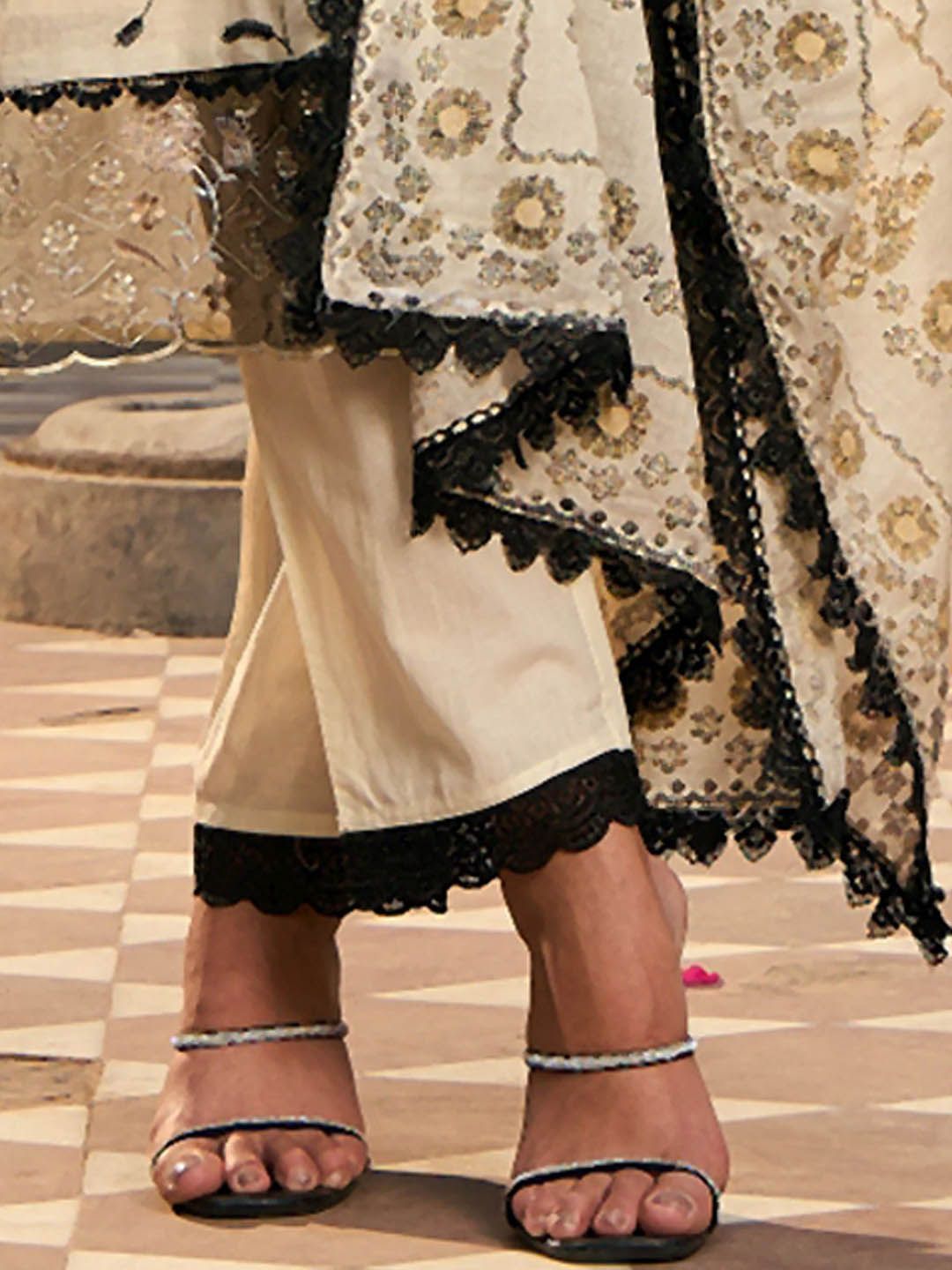 Floral Embroidered Regular Thread Work Pure Cotton Kurta with Trousers & Dupatta