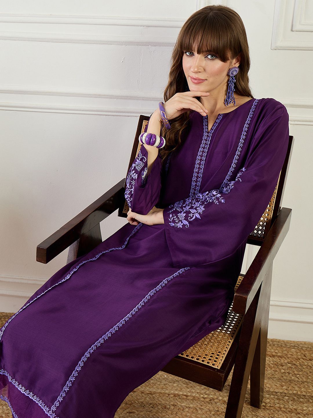 Ethnic Motifs Embroidered Straight Thread Work Kurta With Trouser
