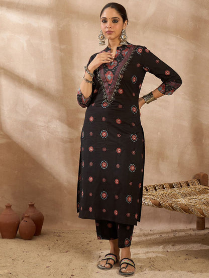 Women Ethnic Motifs Printed Regular Beads and Stones Pure Cotton Kurta with Trousers