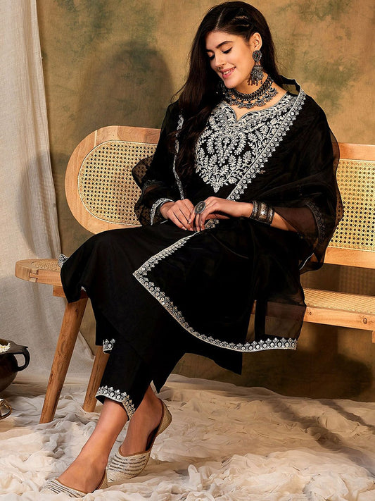 Dhiyona IE Floral Yoke Design Regular Thread Work Kurta With Trousers & Dupatta