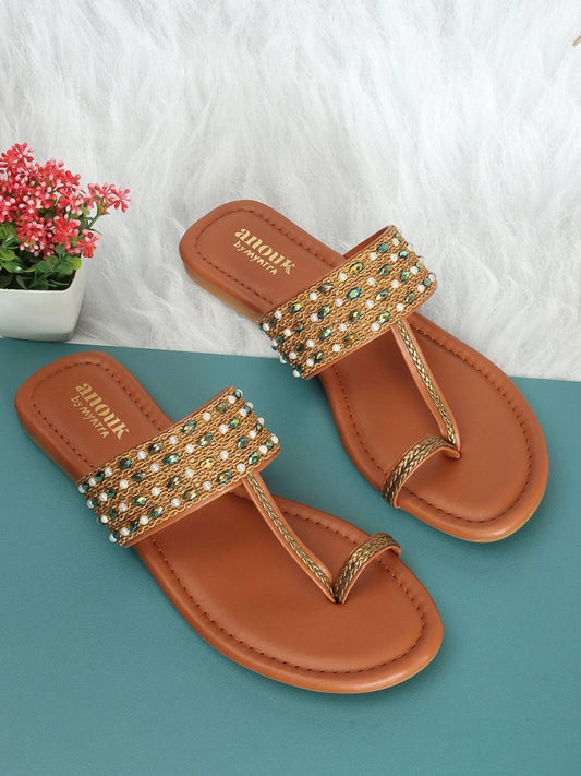 Dhiyona AK Embellished One Toe Flats