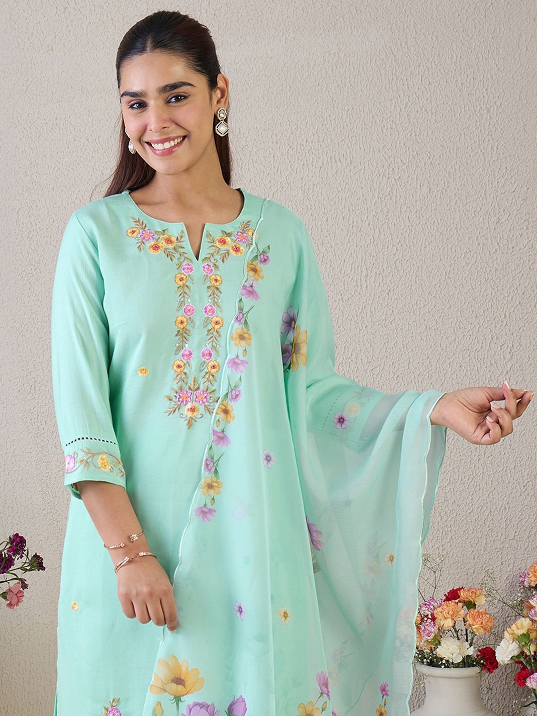 Dhiyona IE Women Floral Embroidered Kurta with Trousers & Dupatta