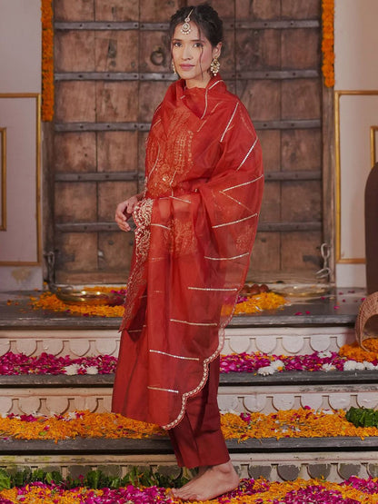 Dhiyona IE Ethnic Motifs Embroidered Liva Straight Kurta With Trousers & Dupatta