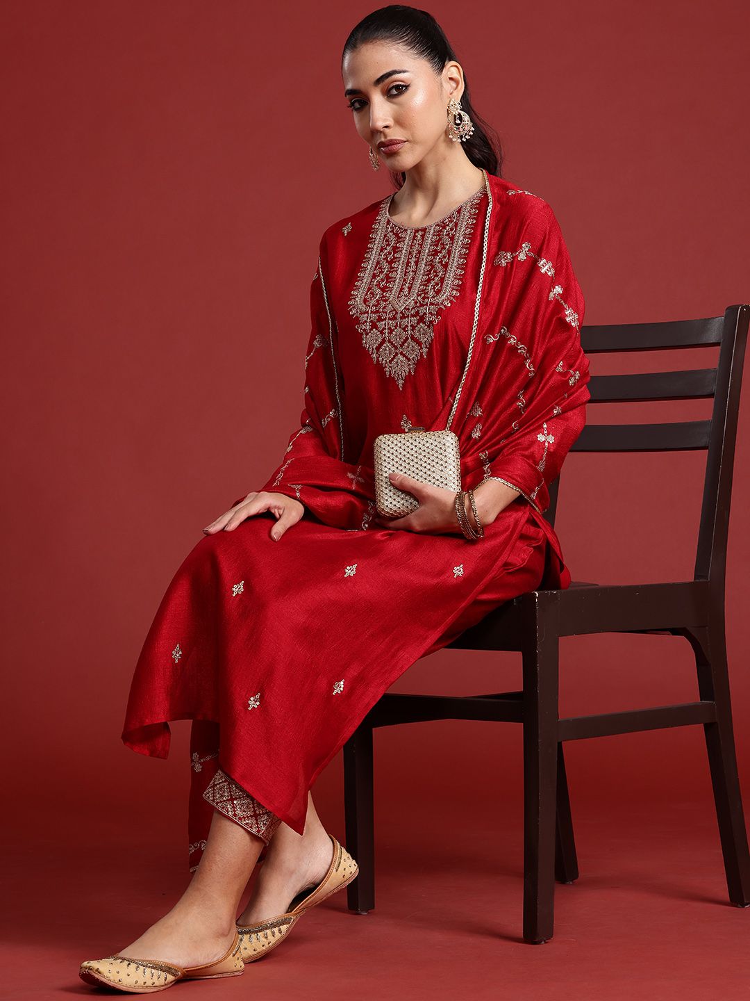 Dhiyona IE Ethnic Motifs Embroidered Sequinned Kurta With Trousers & Dupatta
