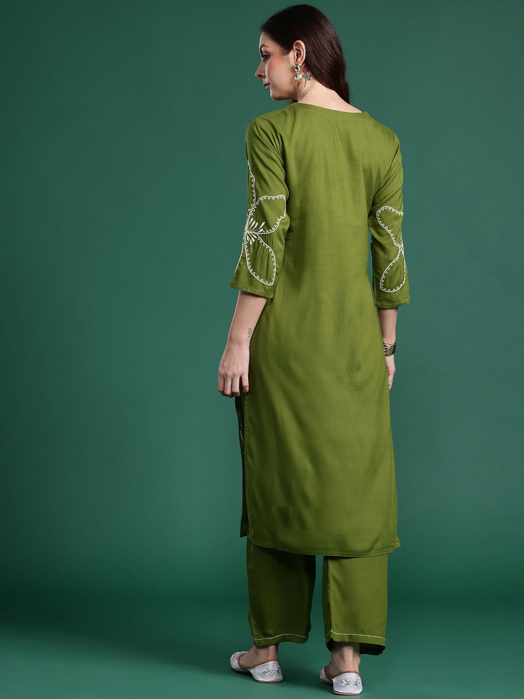 Dhiyona IE Women Floral Embroidered Thread Work Kurta with Palazzos