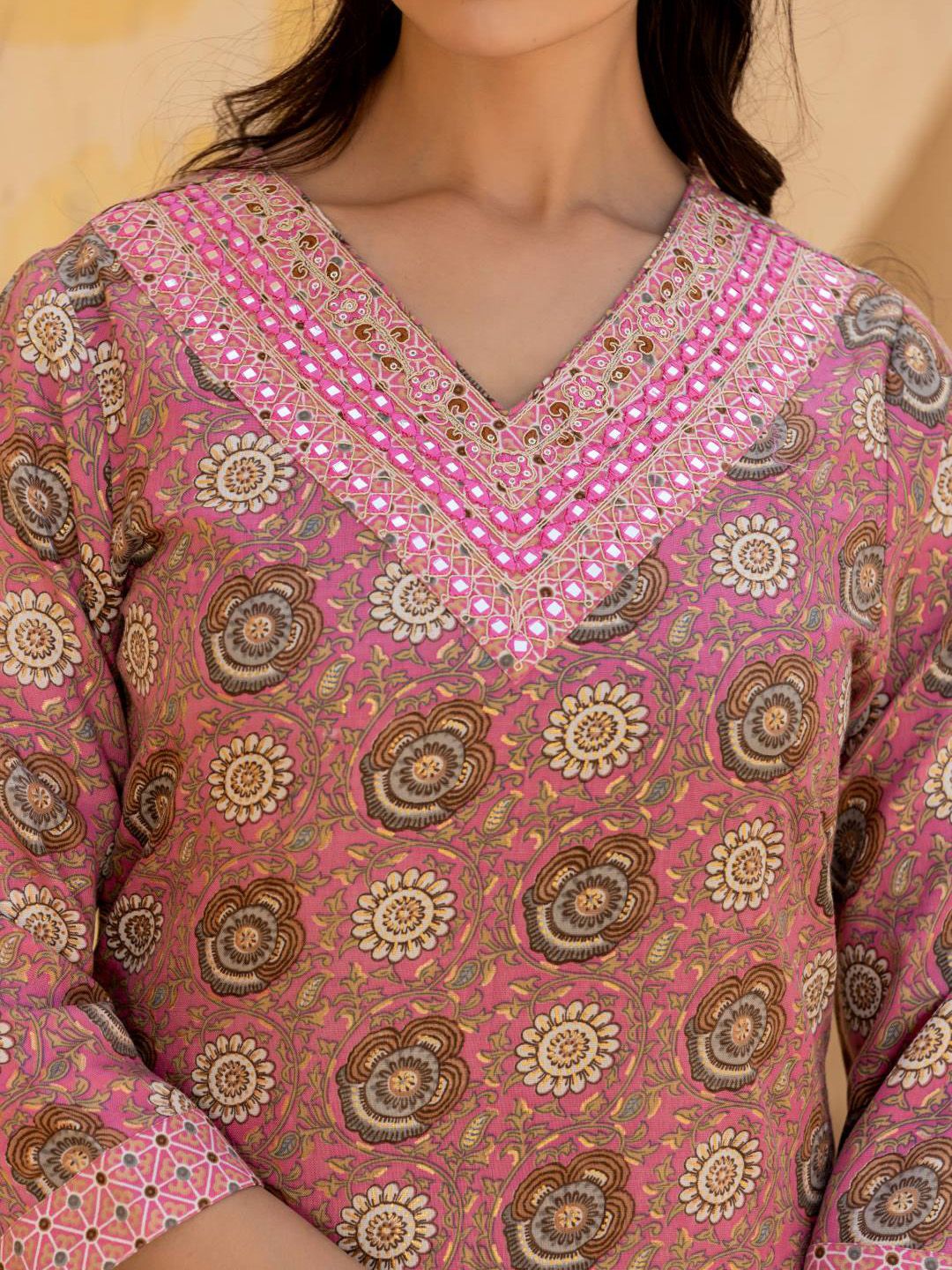 Dhiyona VA Women's Floral Embroidered Regular Mirror Work Kurta with Trousers & With Dupatta