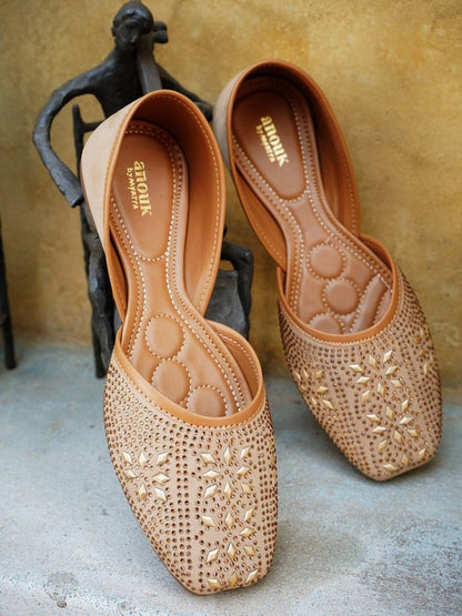 Dhiyona AK Embellished Mojaris
