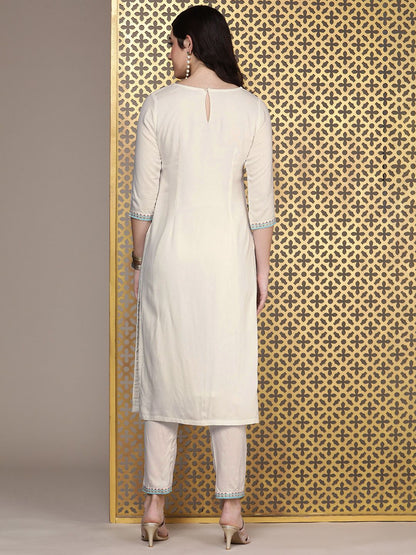 Dhiyona PD Women Women Jashn Paisley Yoke Design Thread Work Kurta With Trousers