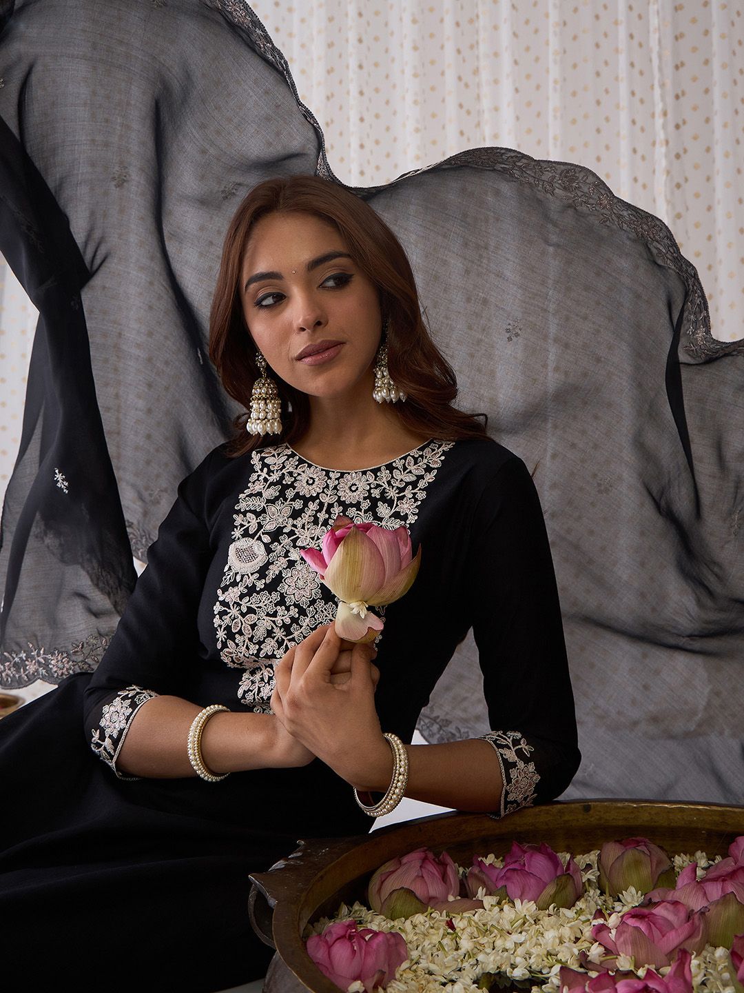 Dhiyona IE Black Floral Embroidered Thread Work Kurta with Trousers & Dupatta