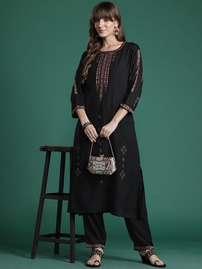 Ethnic Motifs Embroidered Thread Work Kurta with Trousers