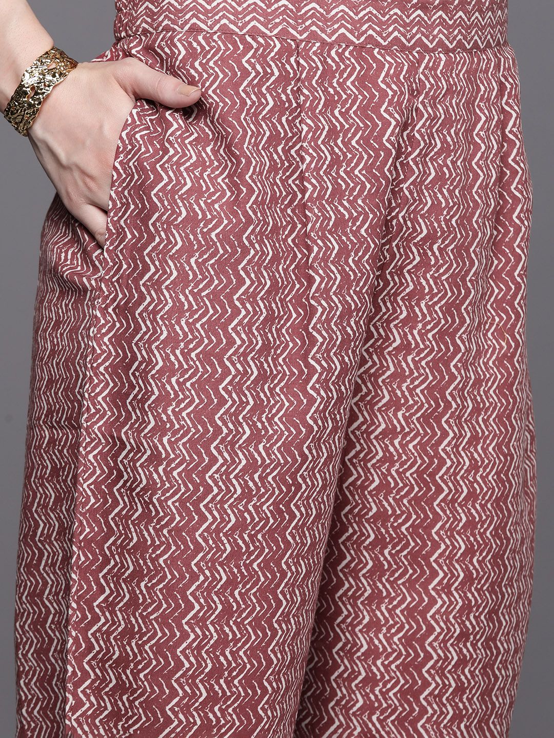 Dhiyona IE Bandhani Printed Regular Thread Work Pure Cotton Kurta With Trousers & Dupatta