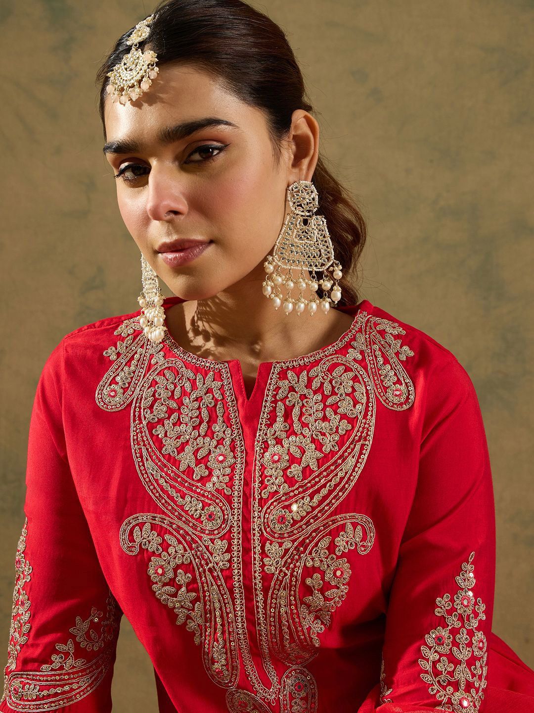 Dhiyona IE Paisley Zari Embroidered Kurta with Trousers & With Dupatta