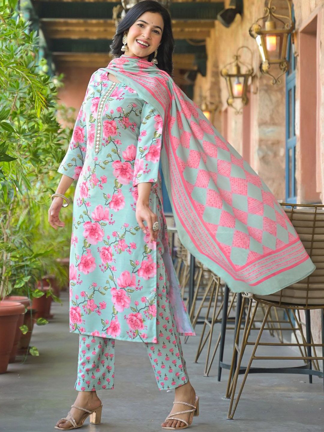 Dhiyona KL Floral Printed Straight Kurta With Trouser And Dupatta