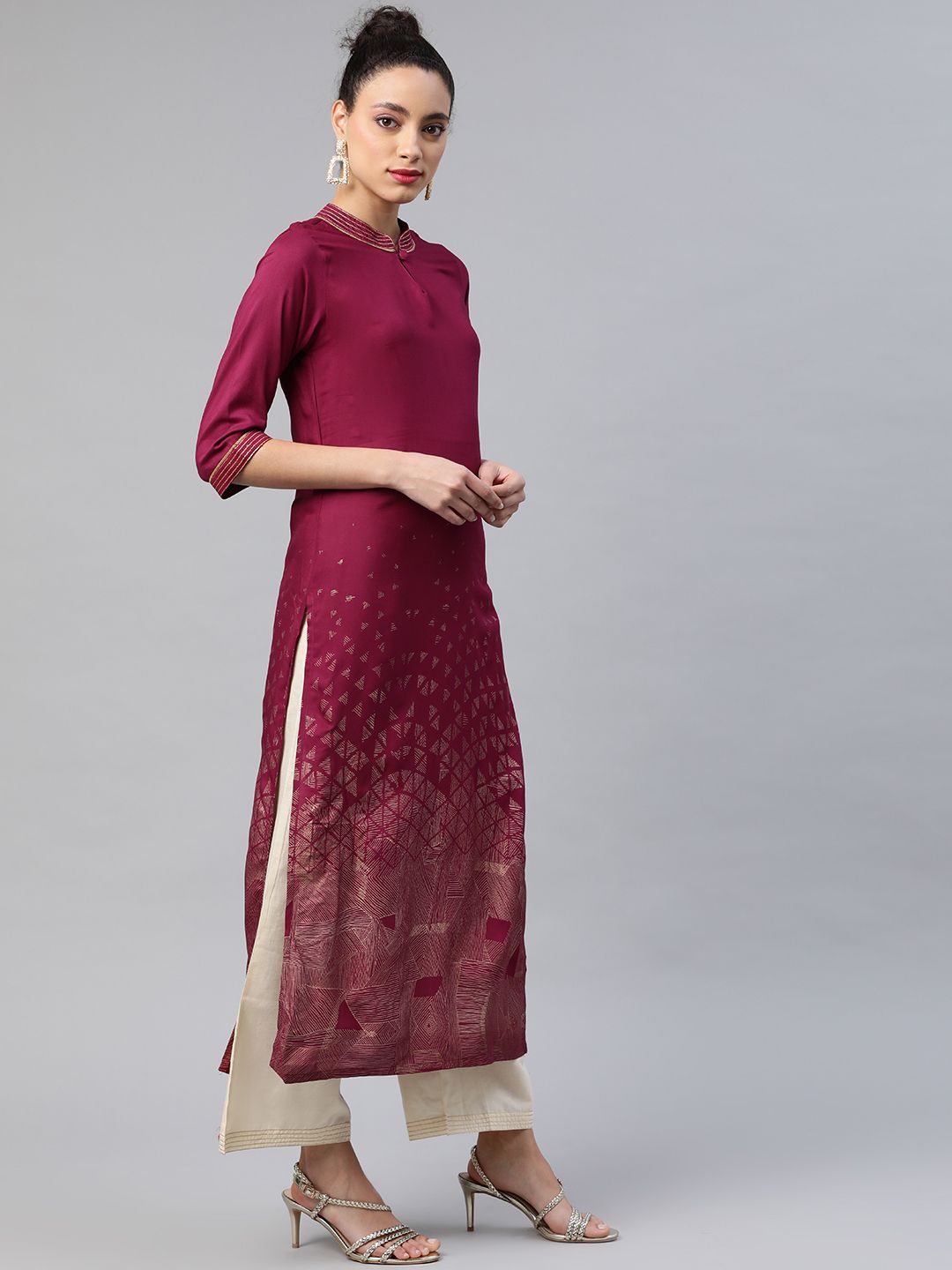 Dhiyona IE Women Purple & Golden Foil Printed Straight Kurta
