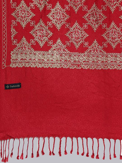 Dhiyona PA Women Maroon Embroidered Shawl