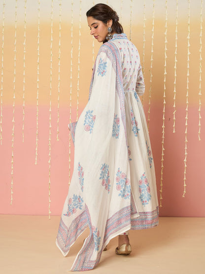 Dhiyona IE Women Floral Printed Sequinned Pure Cotton Kurta with Trousers & With Dupatta