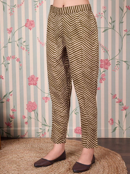 Dhiyona OD  Floral Printed Regular Pure Cotton Kurta with Trousers & Dupatta