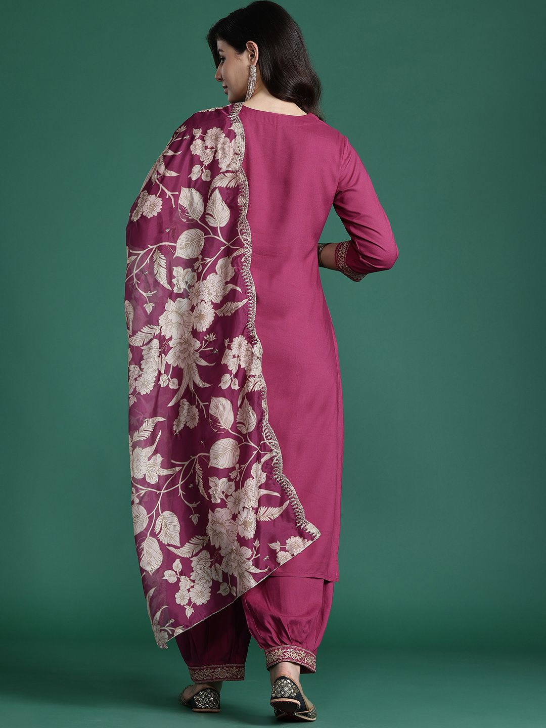 Ethnic Motifs Embroidered Thread Work Kurta with Salwar & With Dupatta