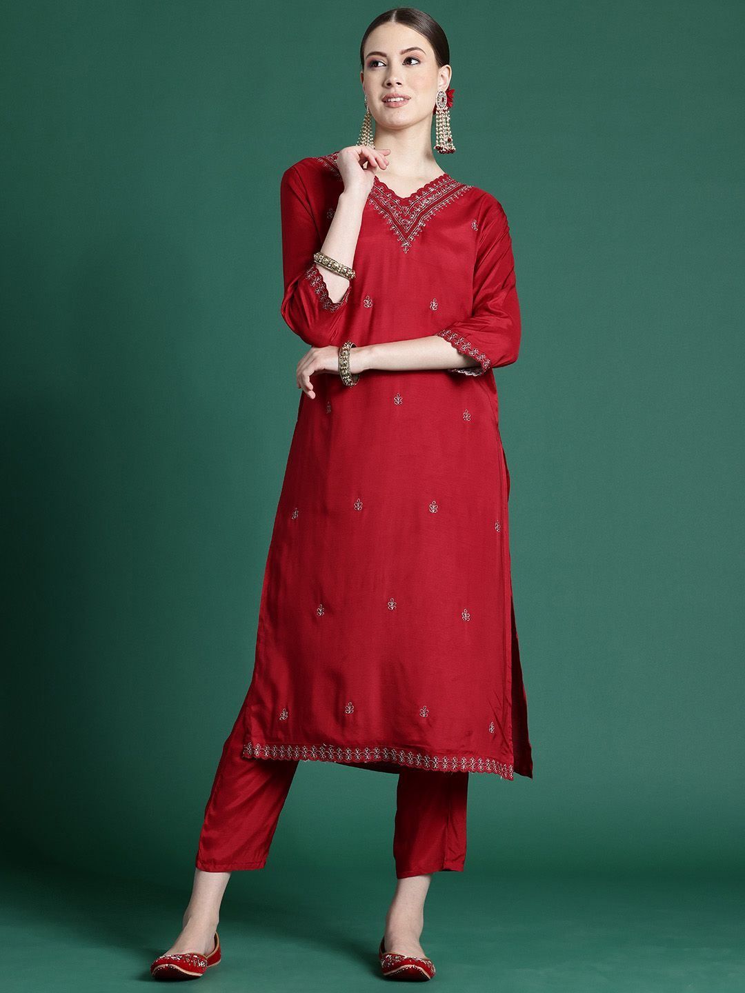 Ethnic Motifs Embroidered Regular Thread Work Kurta With Trousers