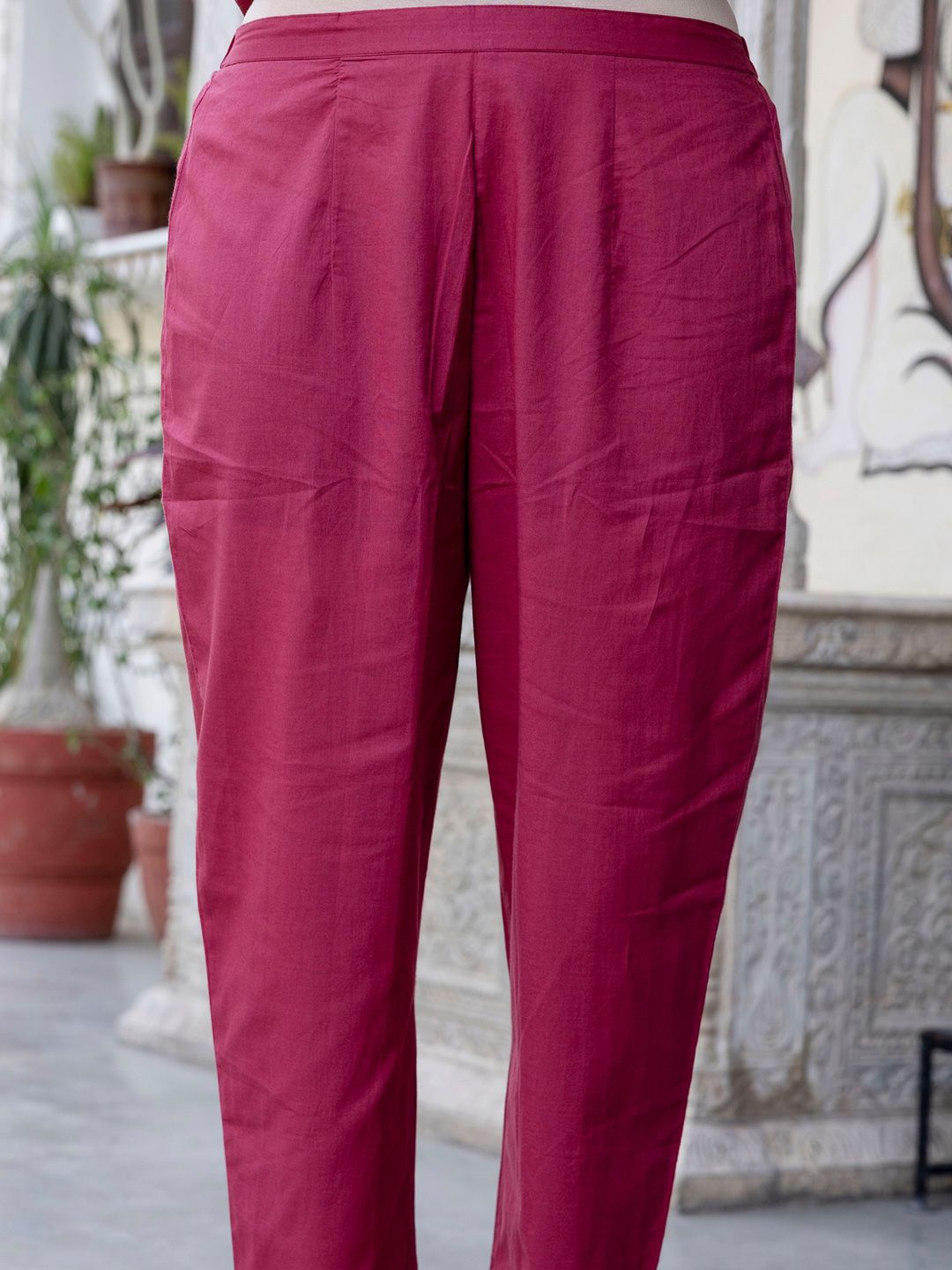 Dhiyona IE Women Floral Printed Empire Pure Cotton Kurta with Trousers & With Dupatta