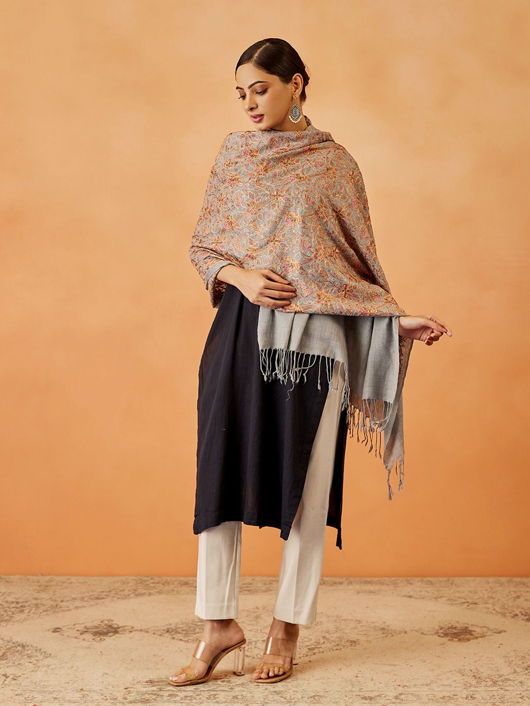 Dhiyona PA Women Paisley Embroidered Shawl